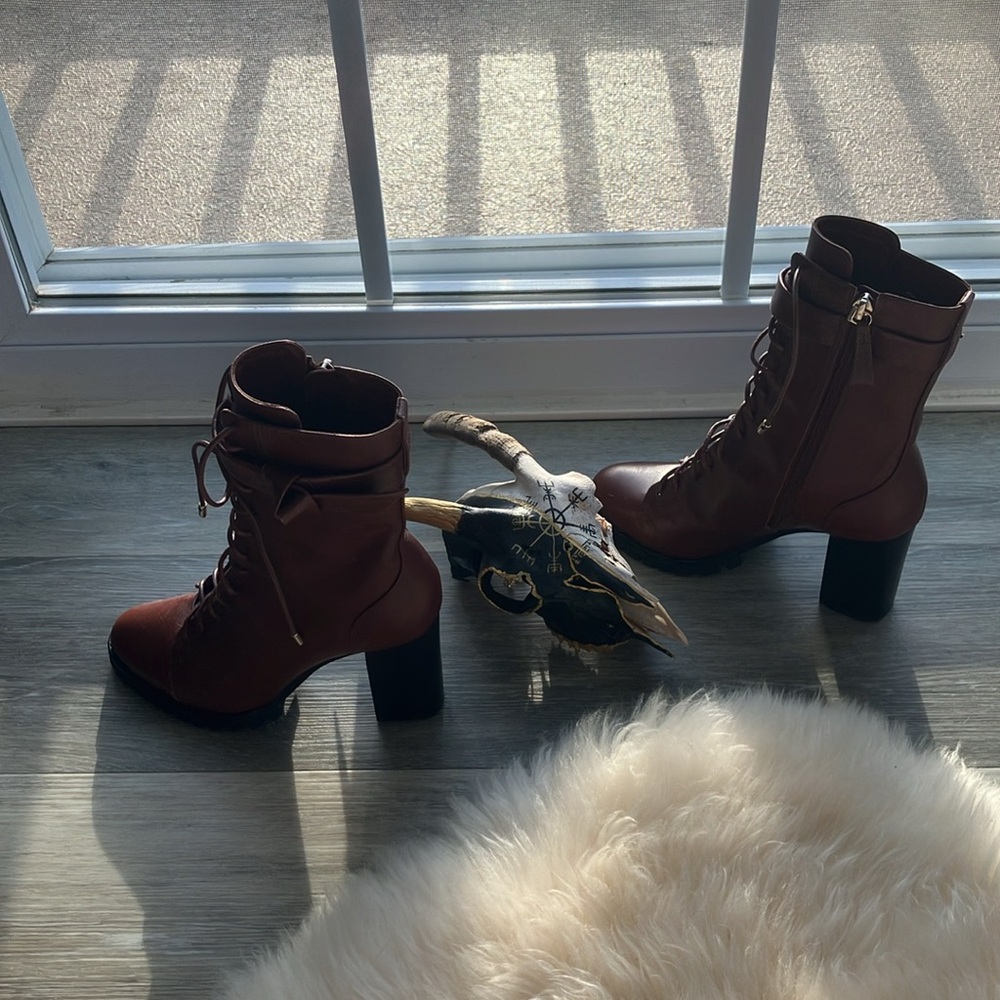 Alexandre Birman lace up leather block heel boots brown 36 or 5 1/2 to 6 narrow